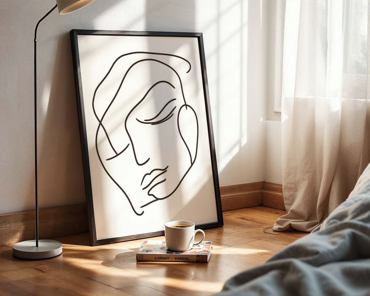 Mockup av Bold Line Art Face affisch på vägg – köp enkelt hos Bozetto i hög kvalitet