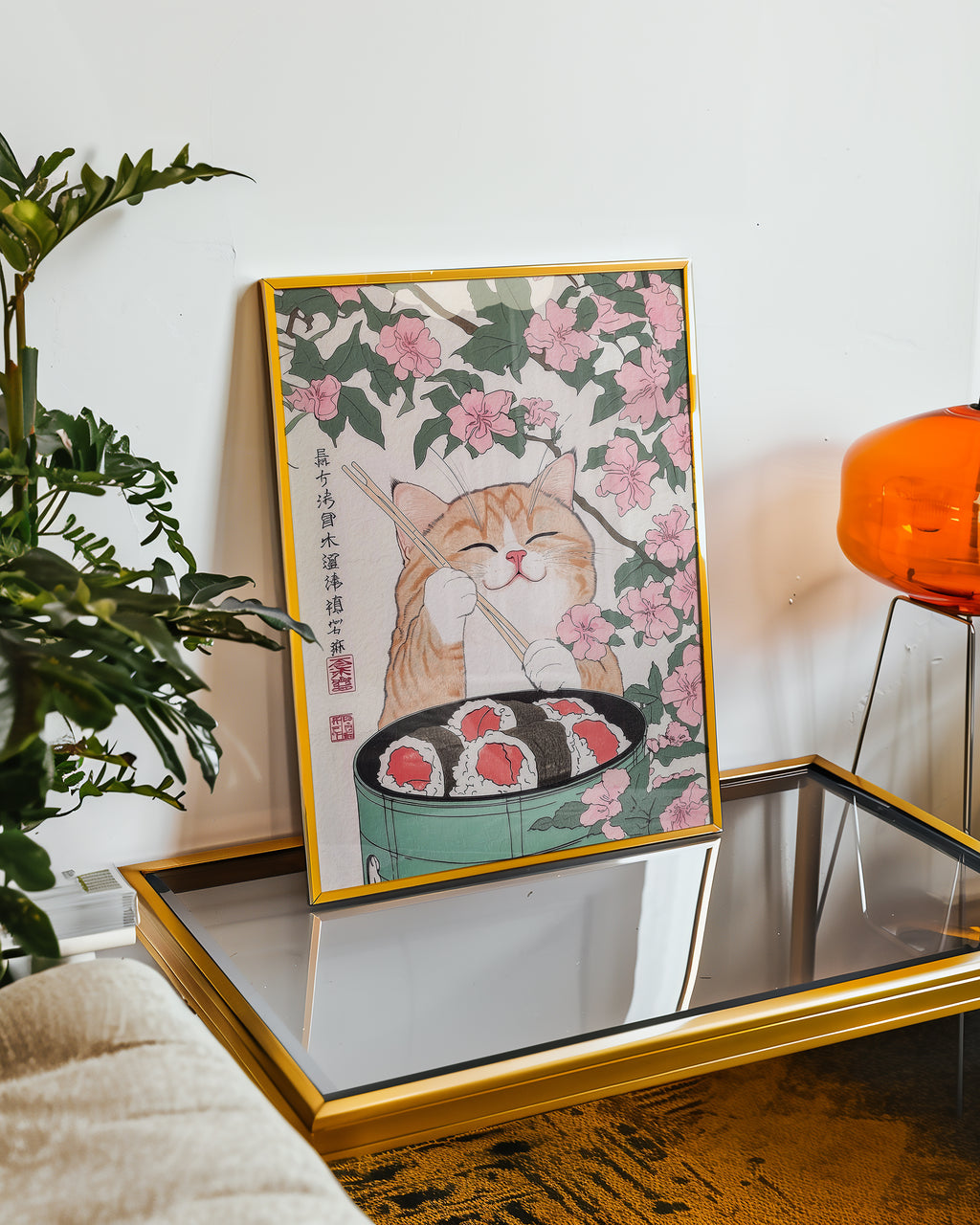 Sakura Sushi Cat poster visualiserad på vägg – se rätt storlek med mockup från Bozetto