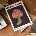 Yayoi Kusama Mushroom 2002 – affisch med stilfullt motiv från Bozetto i hög kvalitet