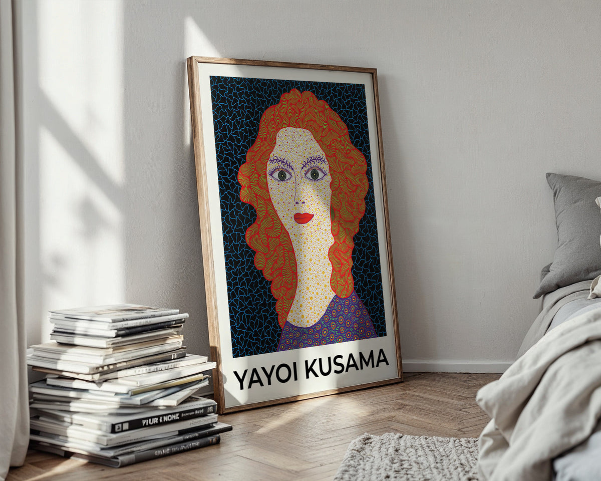 Yayoi Kusama Electric Face poster visualiserad på vägg – från Bozetto i hög kvalitet