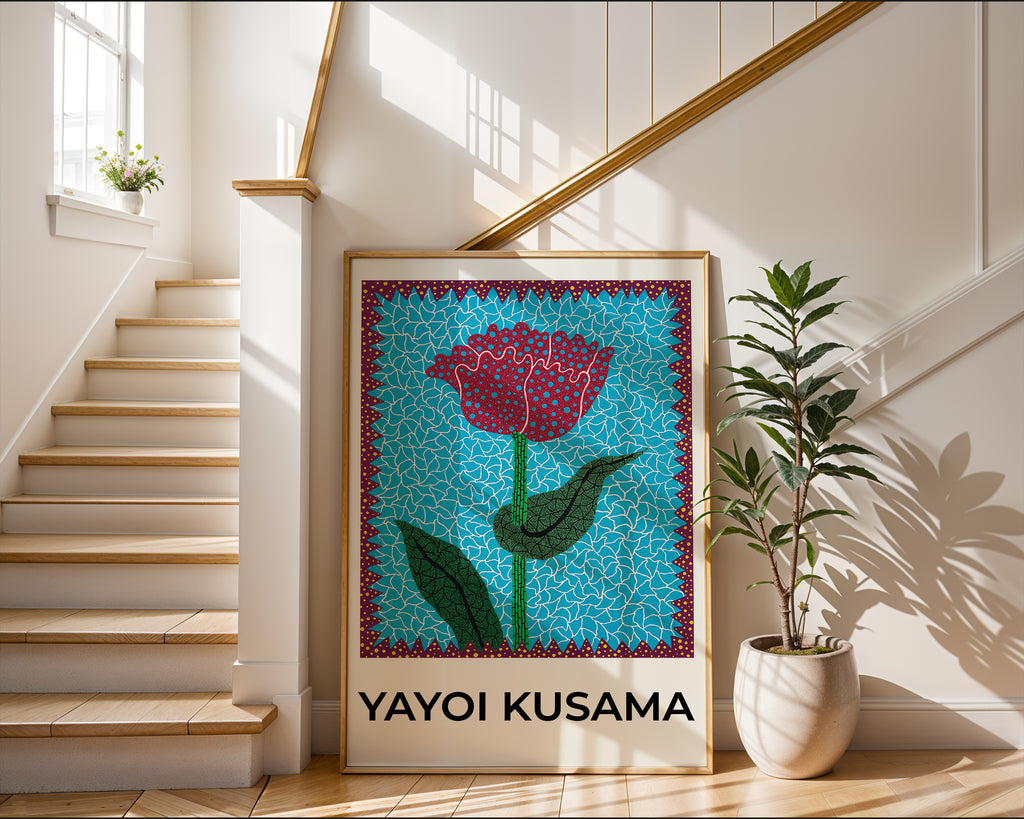 Yayoi Kusama Flower Pulse poster visualiserad på vägg – från Bozetto i hög kvalitet