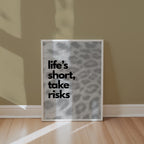 Life's Short Poster – i rum 3