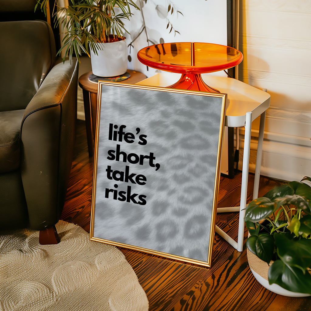 Life's Short Poster – i rum 4
