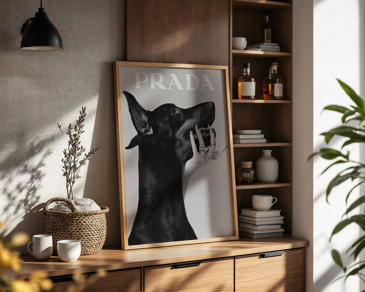 Mockup för Prada Elegance – se hur affischen ser ut inramad på din vägg, Bozetto