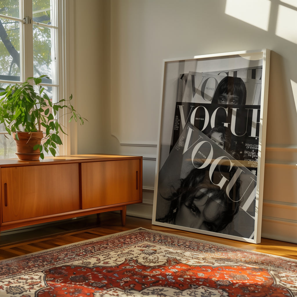 Mockup av Vogue Magazine affisch på vägg – köp enkelt hos Bozetto i hög kvalitet