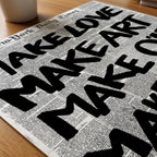 Inked Newsprint Layers Poster – närbild på papper