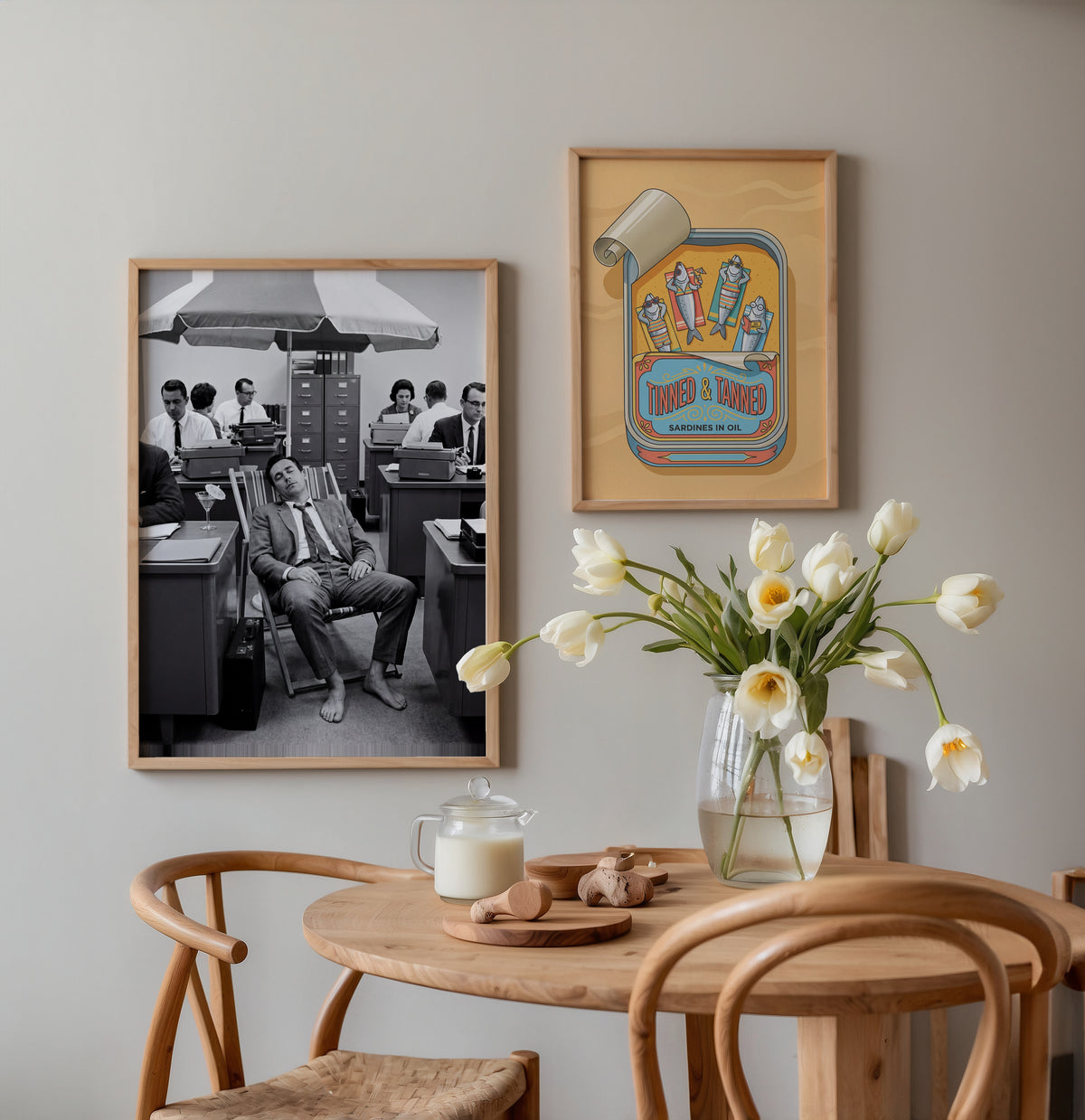 Out of Office Poster – två posters i rum 1