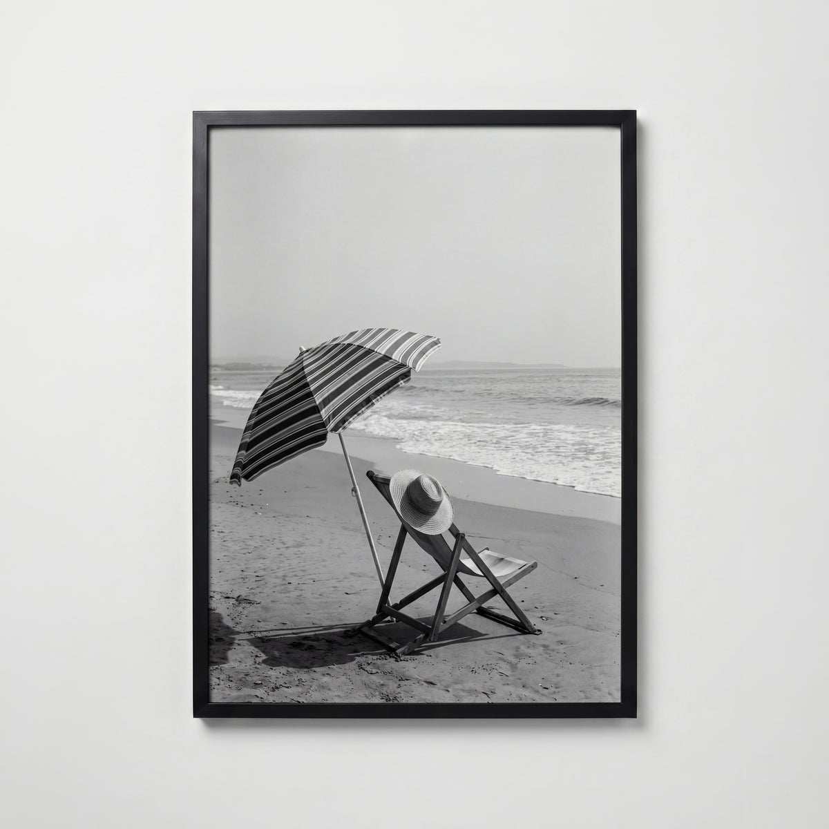 Siesta by the Sea Poster – svart ram