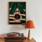 Velvet Reveal Poster med svart ram