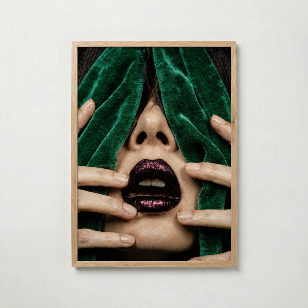 Velvet Reveal Poster med ekram