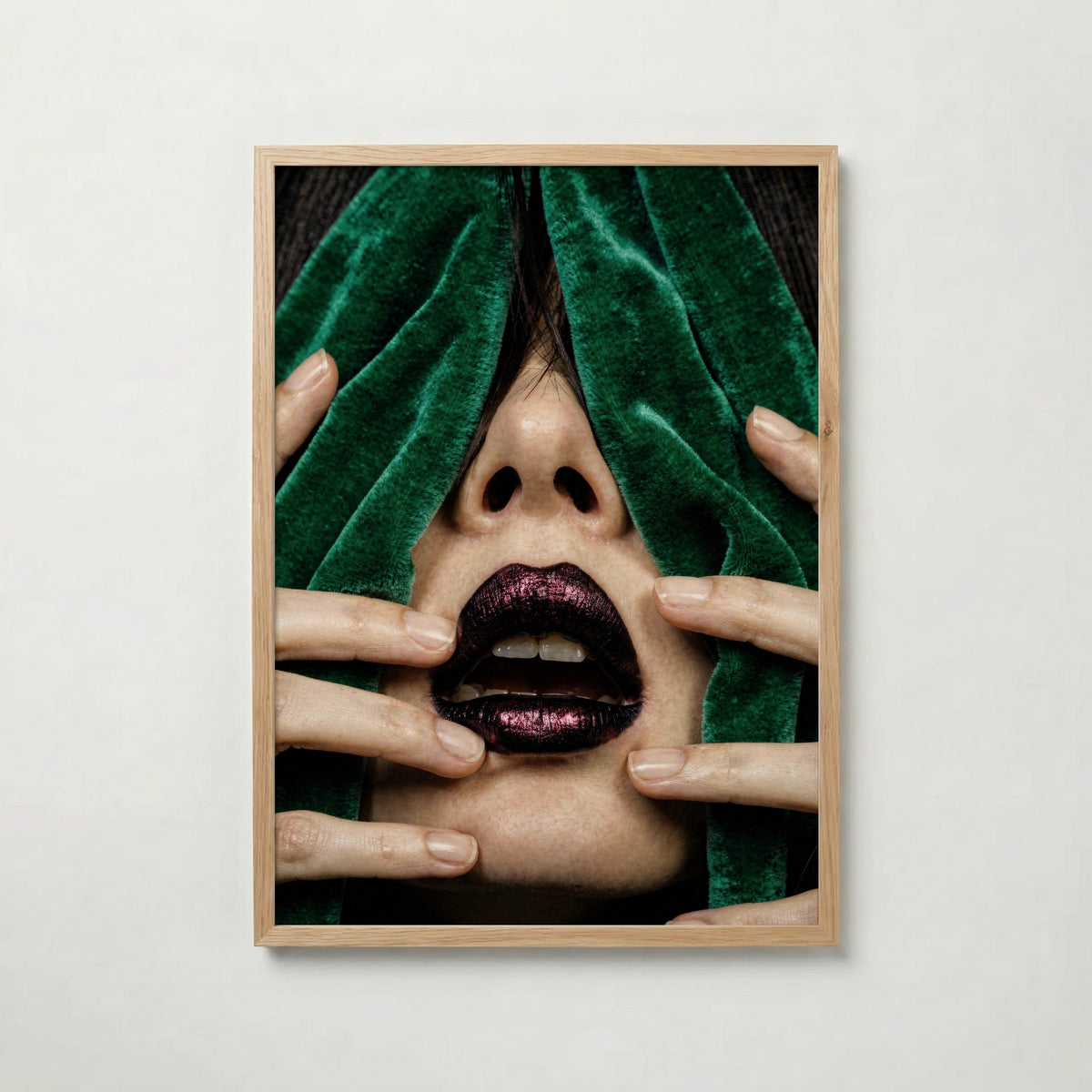 Velvet Reveal Poster med ekram