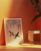 William Morris Swallows Beneath the Wisteria Poster – i rum 3