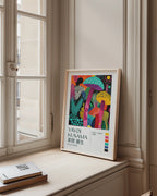 Yayoi Kusama Enchanted poster visualiserad på vägg – från Bozetto i hög kvalitet