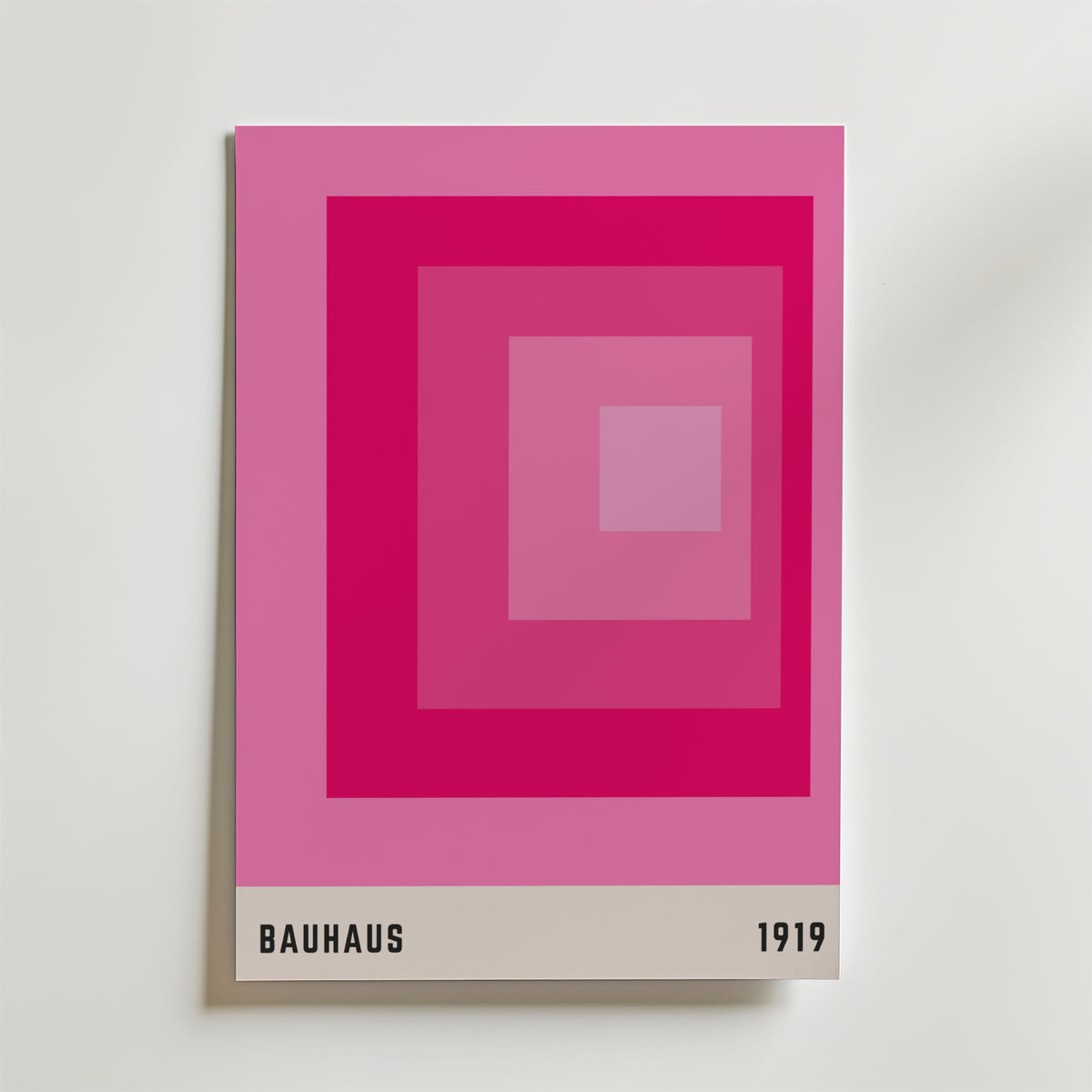 Bauhaus Pink Squares – stilfullt konsttryck från Bozetto, tryckt på matt finpapper