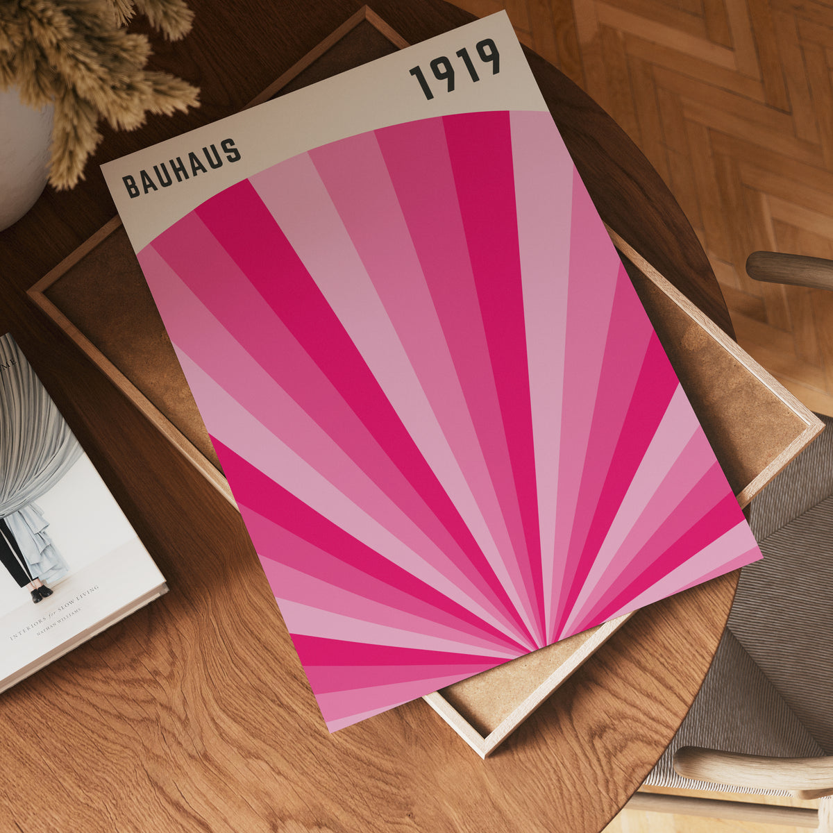 Bauhaus Pink Radiance poster visad rakt fram – Bozetto affisch i hög tryckkvalitet