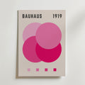 Bauhaus Rosa Komposition – stilfullt konsttryck från Bozetto, tryckt på matt finpapper