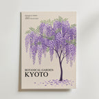 Botanical Garden Kyoto – grafisk affisch med lila blåregn på creme, tryckt i Sverige hos Bozetto
