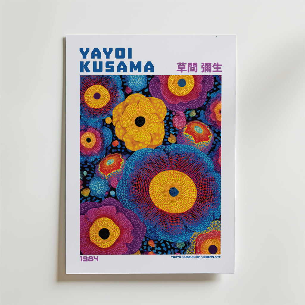 Mockup av Yayoi Kusama Radiant Garden affisch på vägg – köp enkelt hos Bozetto i hög kvalitet