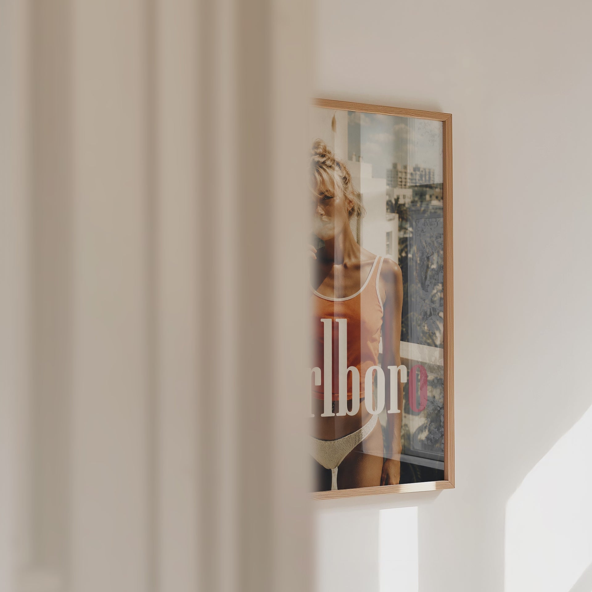 Cherry Smoke Poster – väggvideo