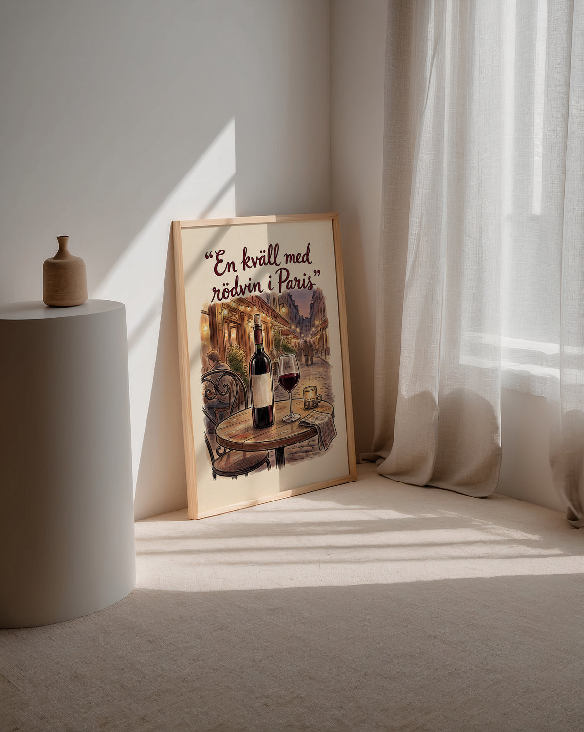 Red Wine in Paris Poster i inramad rumsmiljö, tryckt i Sverige av Bozetto