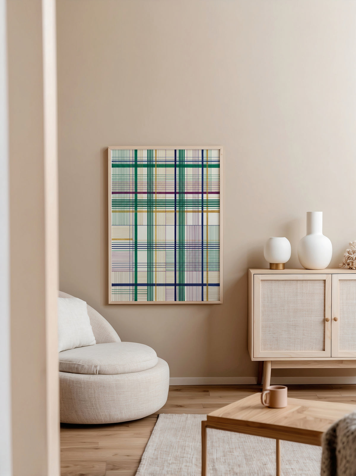 Threaded Grid Poster – fint linjerutnät i smaragd, marinblått, plommon och guld på elfenben i ramad miljö i ljust vardagsrum, väggkonst från Bozetto