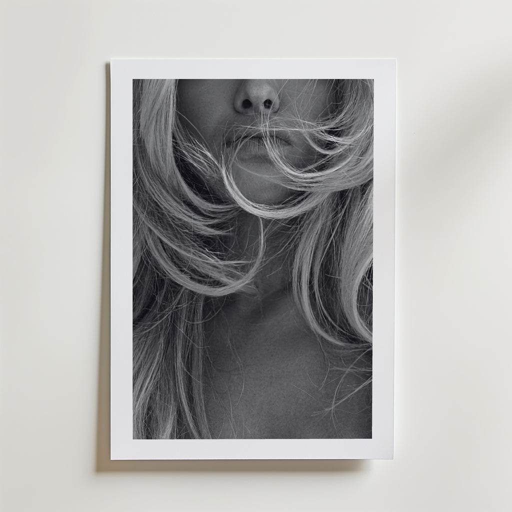 Windswept Muse Poster – med passepartout